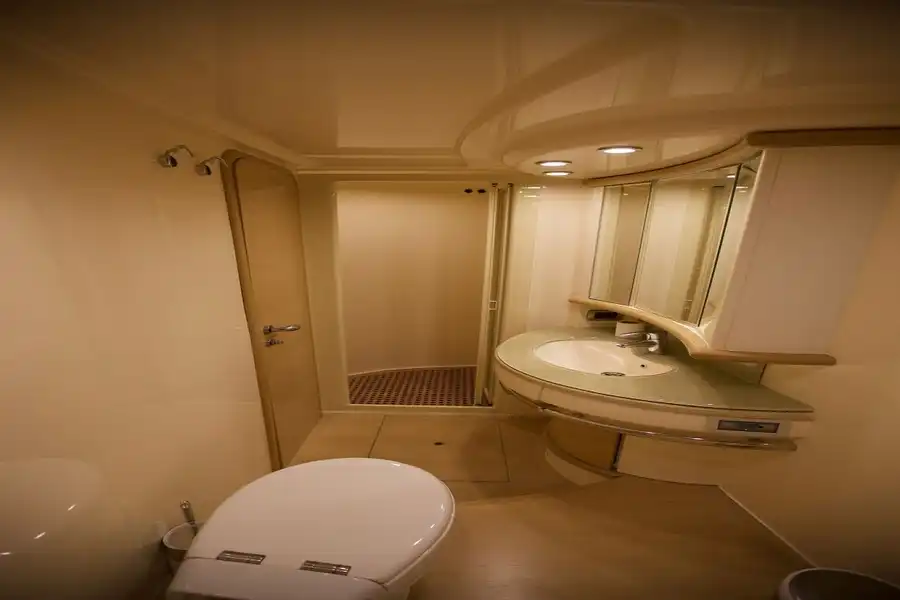 Kemer Yacht Rental 22m Princess 67